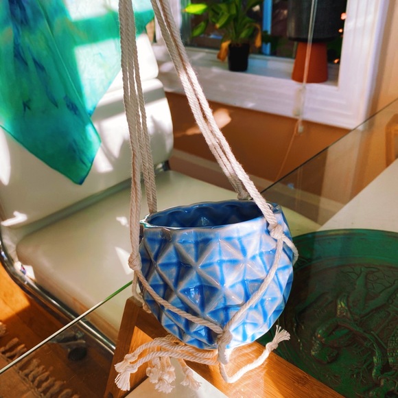 Handmade by Me Kaleidoscope Crochet Planter - Picture 7 of 10